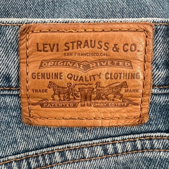 Levi's Wedgie Straight Distressed Rough Hem Button Fly Jeans Size 25 Women’s - Picture 8 of 9